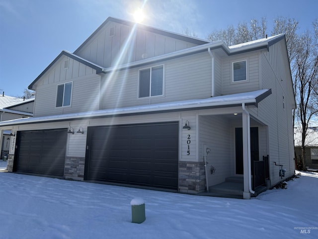 view of front of home featuring a garage