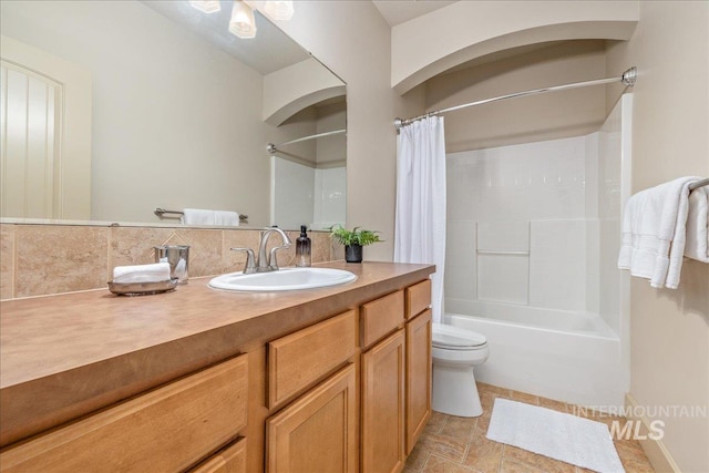2895 E Shadowwolf Dr, Eagle, ID 83616 - full bath featuring vanity and shower / bath combo with shower curtain