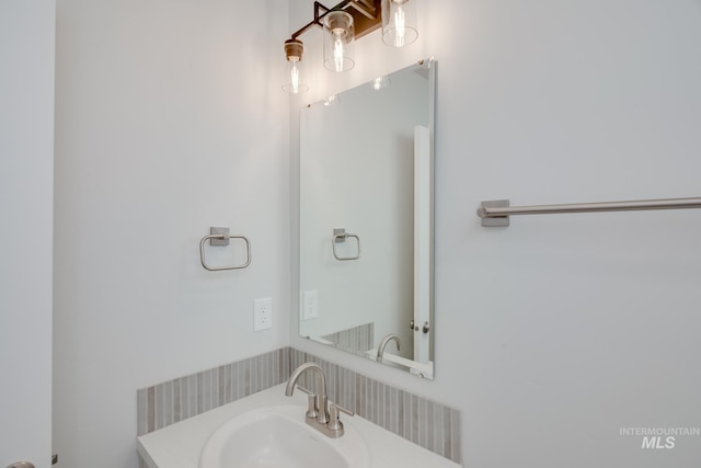 bathroom featuring a sink