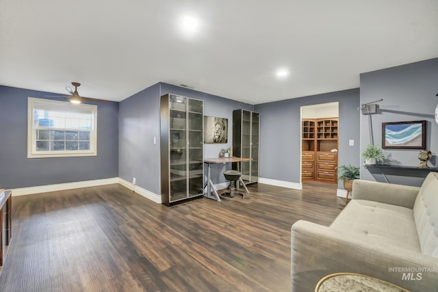 930 W Wanda Ln, Heyburn, ID 83336 - living area featuring wood finished floors, baseboards, and recessed lighting