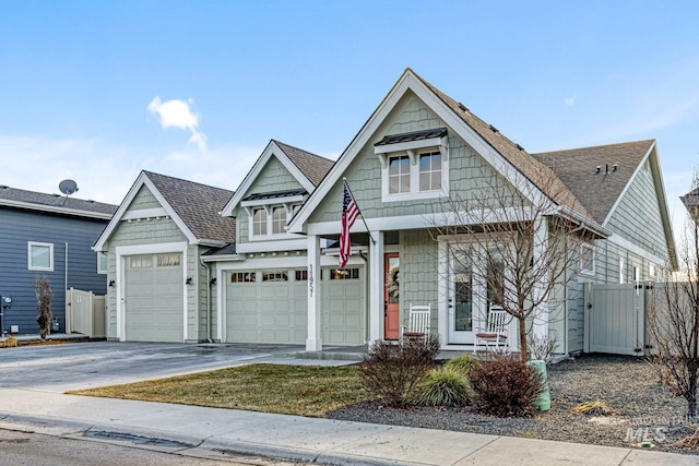 view of front facade featuring a garage