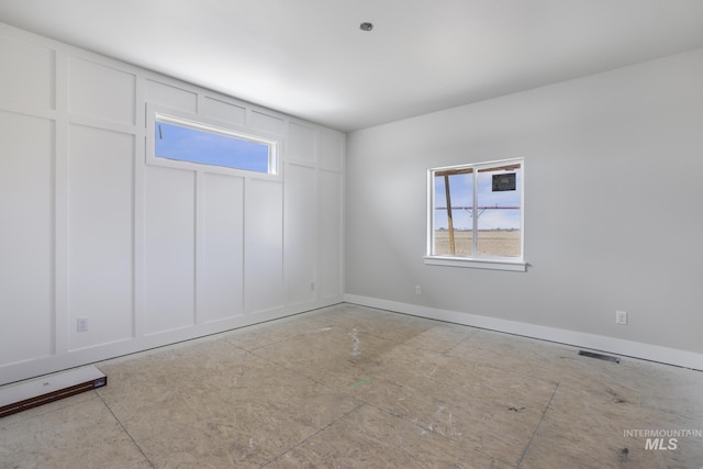 916 23rd Ave E, Jerome, ID 83328 - unfurnished room featuring baseboards and visible vents