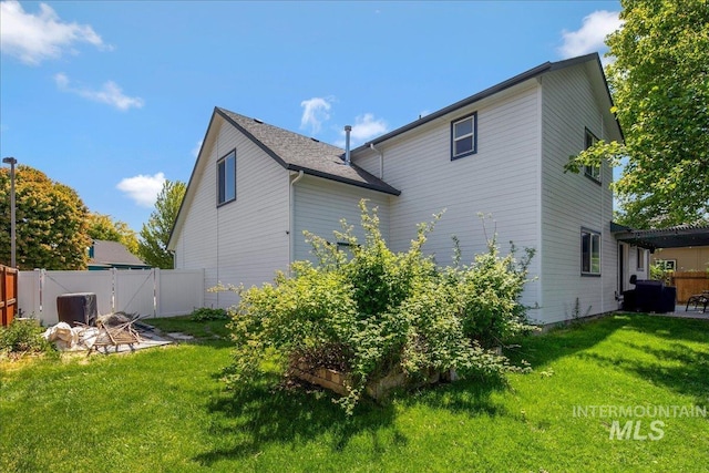 583 E Willowridge Ct, Kuna, ID 83634 - rear view of house featuring a gate and a patio