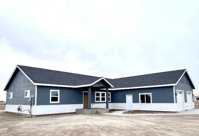 view of front facade with a garage