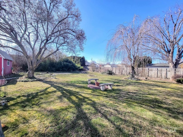 view of yard featuring fence