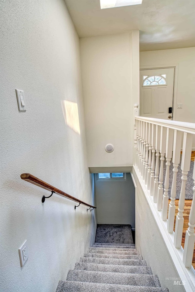 413 S Minnesota Ave, Fruitland, ID 83619 - staircase featuring a textured wall