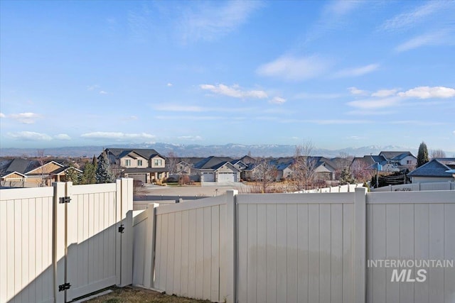 view of yard with a mountain view