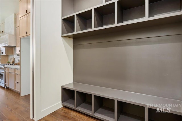 507 Falling Leaf Ln, Twin Falls, ID 83301 - mudroom with wood finished floors
