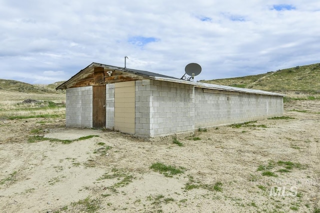 view of outbuilding