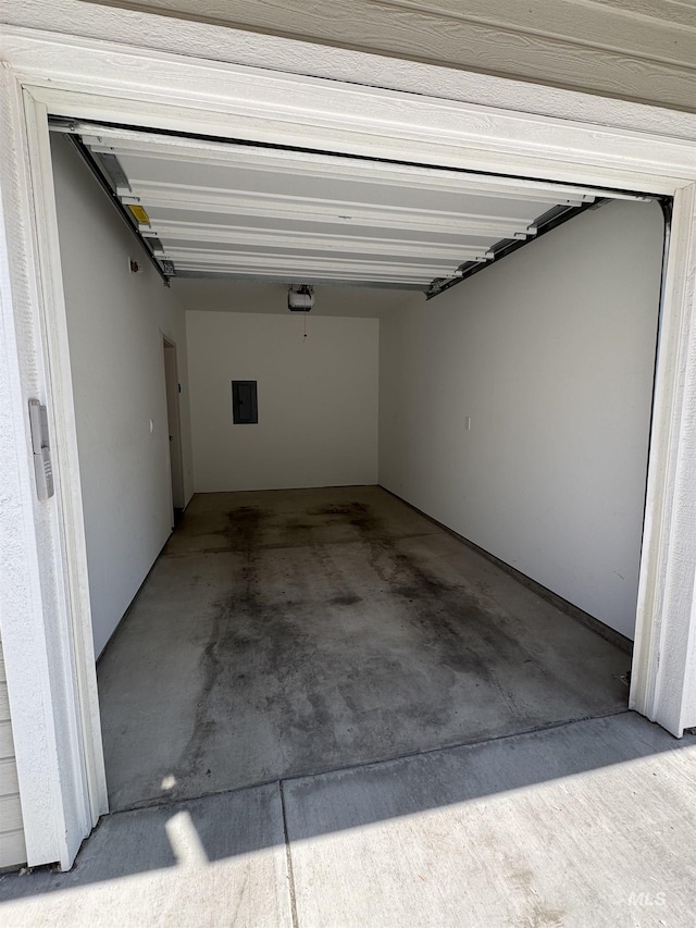 504 S Utah, Fruitland, ID 83619 - garage with electric panel and a garage door opener
