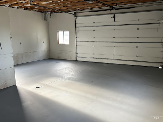 317 Baker Dr, Mountain Home, ID 83647 - garage with a garage door opener