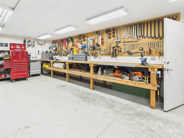 4474 Council Cuprum Rd, Council, ID 83612 - garage with a workshop area