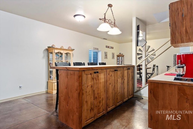 kitchen with decorative light fixtures