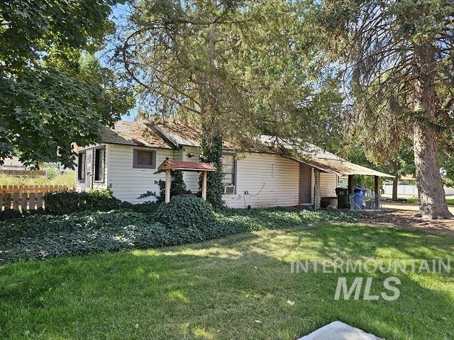 exterior space with a front yard