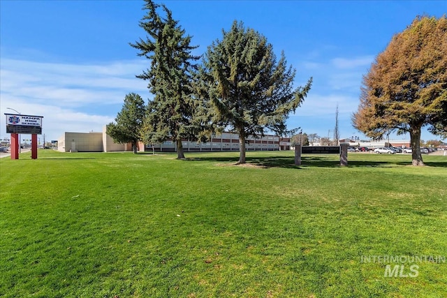 819 Cedar Point Way, Nampa, ID 83686 - view of green lawn