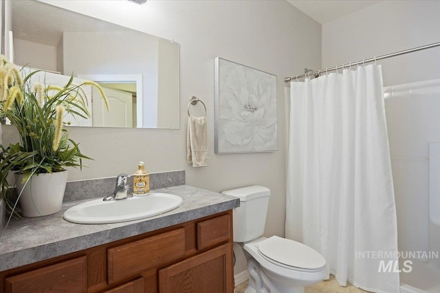182 New Hampshire Way, Twin Falls, ID 83301 - full bathroom featuring toilet, vanity, and curtained shower