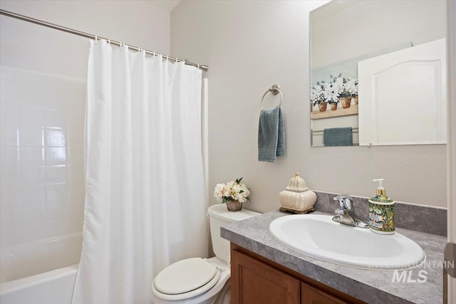 182 New Hampshire Way, Twin Falls, ID 83301 - full bathroom featuring vanity, toilet, and shower / bath combo with shower curtain