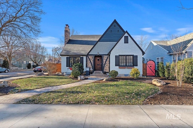 view of front of home with a front yard