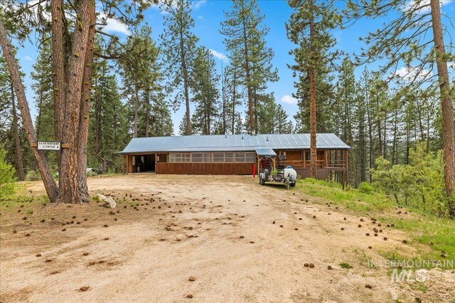 9 Elderberry Cir, Idaho City, ID 83631 - view of outdoor structure featuring dirt driveway