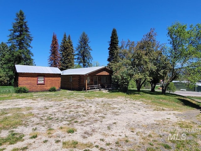 607/611 S Main St, Cascade, ID 83611 - view of yard