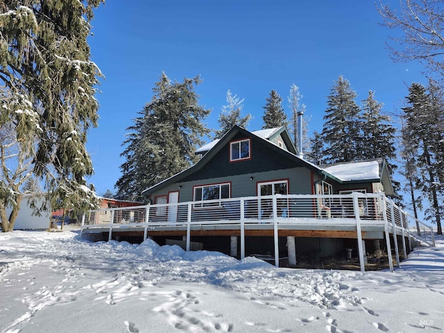 view of front of property featuring a deck