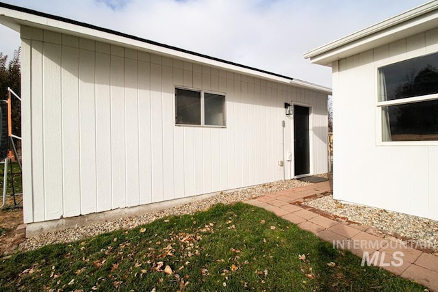 1627 Verdant Ct, Emmett, ID 83617 - view of exterior entry featuring a lawn