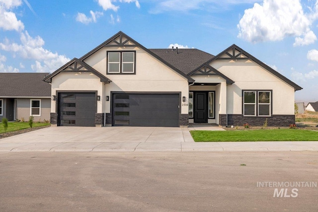 view of front facade with a garage