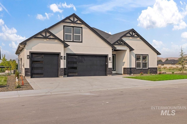 view of front facade with a garage