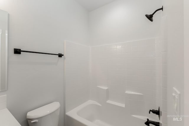 2827 N Rocky Bottom Way, Kuna, ID 83634 - full bathroom featuring toilet and bathtub / shower combination