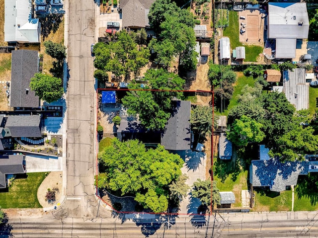 birds eye view of property featuring a residential view