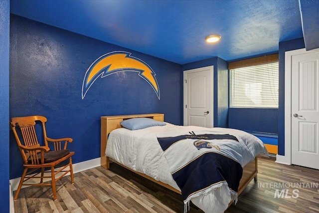 891 N Pointe Dr, Twin Falls, ID 83301 - bedroom featuring wood finished floors
