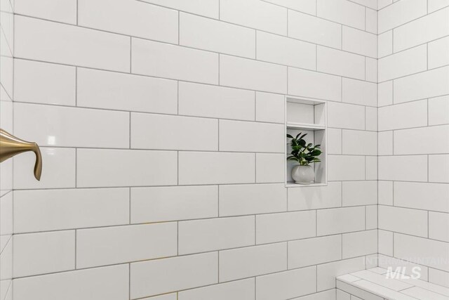 1279 W Ultar, Nampa, ID 83686 - bathroom featuring a tile shower
