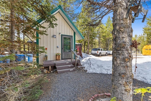 view of outbuilding