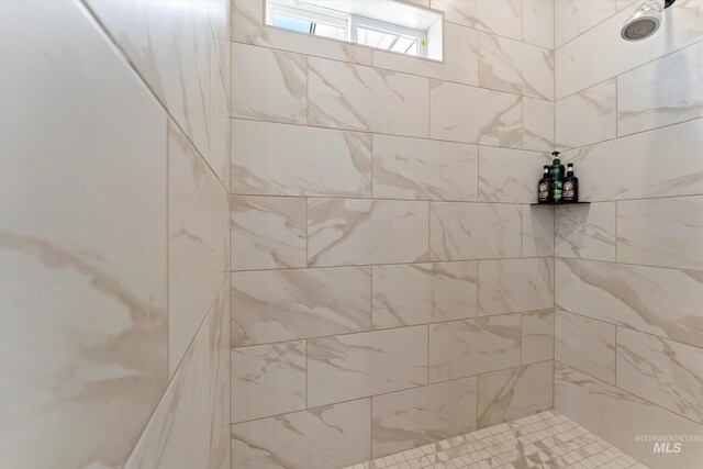 6623 Red Rock Rd, Marsing, ID 83639 - full bathroom with a tile shower