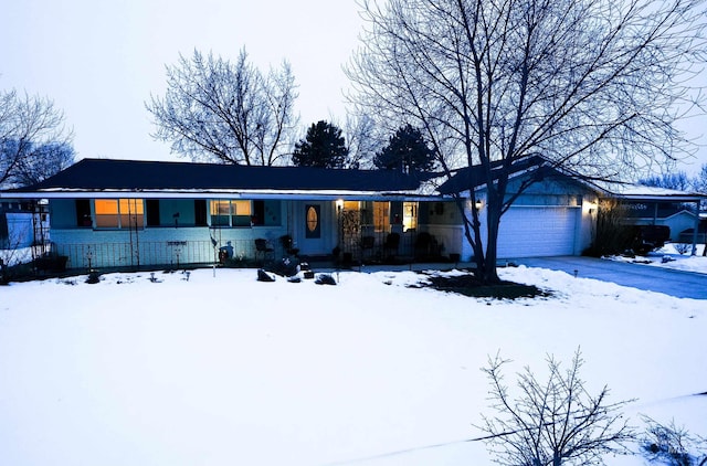 single story home featuring a porch