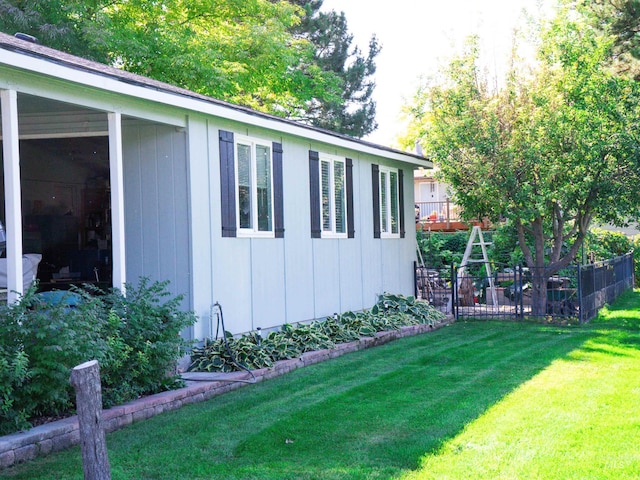 506 Fair Ln, Nampa, ID 83686 - view of side of property featuring a lawn