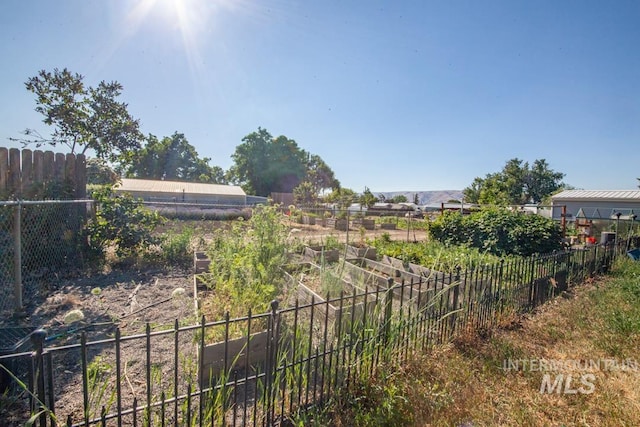 3132 8th St Unit C, Lewiston, ID 83501 - view of yard featuring a garden