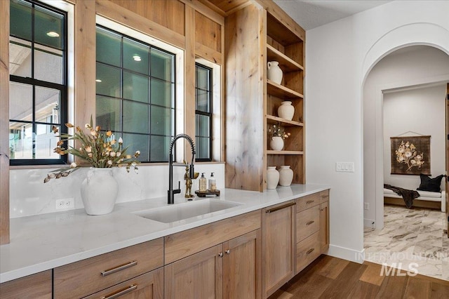461 Centry Ave, Middleton, ID 83644 - bar featuring dark wood-style floors and arched walkways