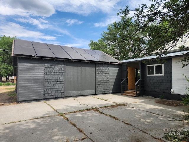 82 NW 3rd St, Ontario, OR 97914 - view of front of home with solar panels