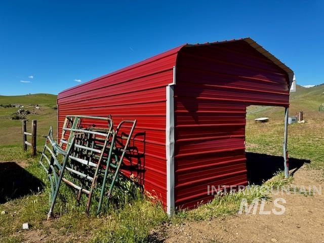 view of outbuilding with an outbuilding