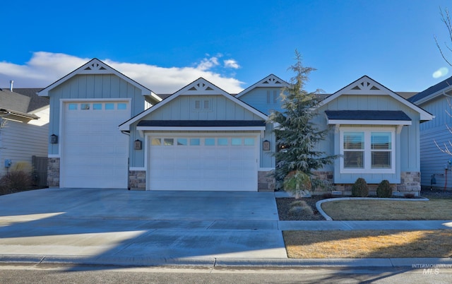 craftsman-style house with a garage