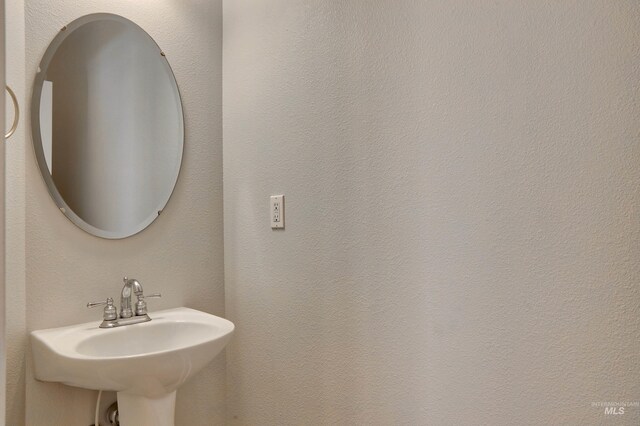 1421 S Denver Ave, Boise, ID 83706 - bathroom featuring a sink