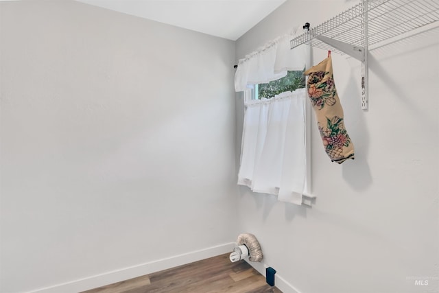 116 6th Ave E, Jerome, ID 83338 - bathroom featuring baseboards and wood finished floors