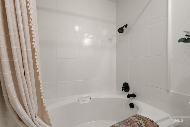 5338 W Spaulding St, Boise, ID 83705 - bathroom with shower / bath combo with shower curtain