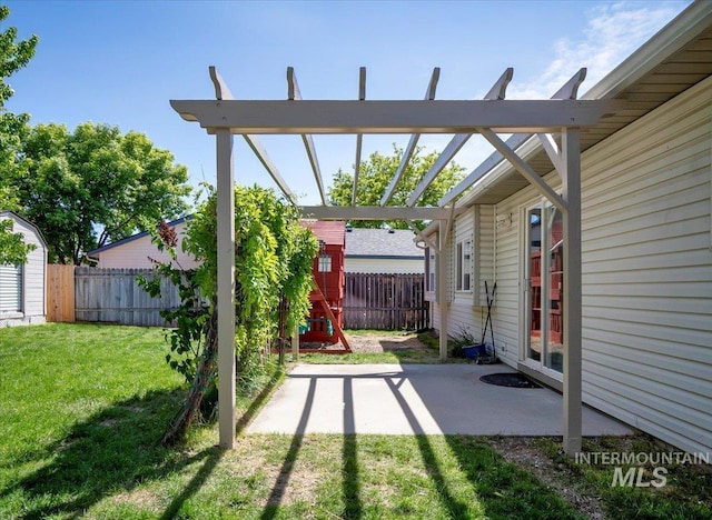 5692 S Flax Pl, Boise, ID 83716 - view of yard featuring a patio