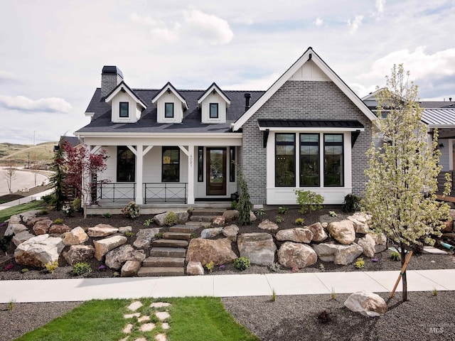 view of front facade with covered porch