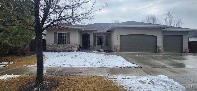 view of front facade featuring a garage