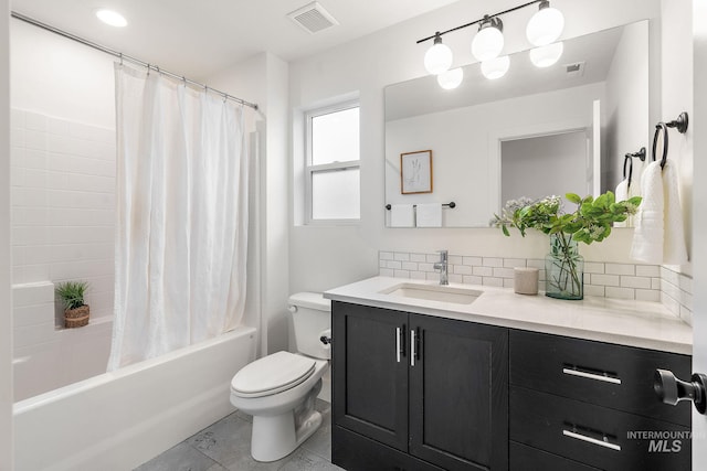 full bathroom with shower / bathtub combination with curtain, decorative backsplash, vanity, and toilet