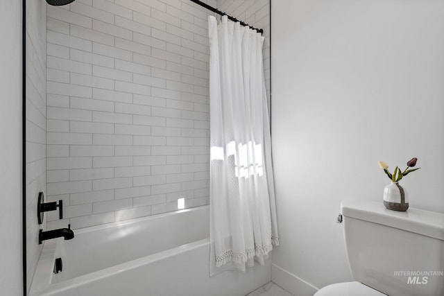 6635 Big Wood Way, Star, ID 83669 - bathroom featuring shower / tub combo with curtain, toilet, and baseboards