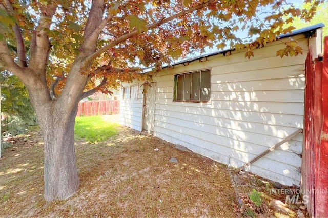 545 Madison St, Twin Falls, ID 83301 - view of side of property featuring fence